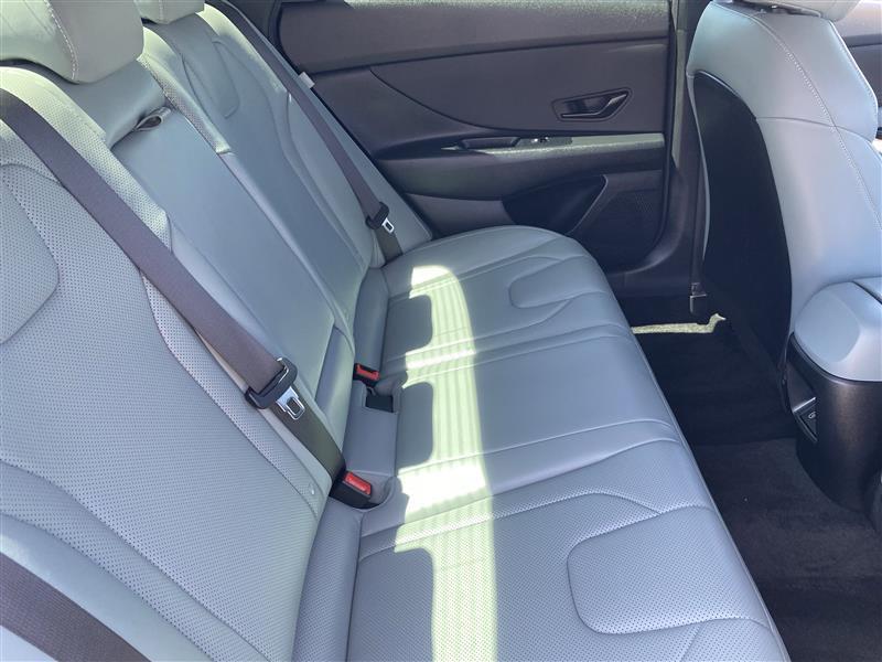 Hyundai Elantra Hybrid Limited 2025