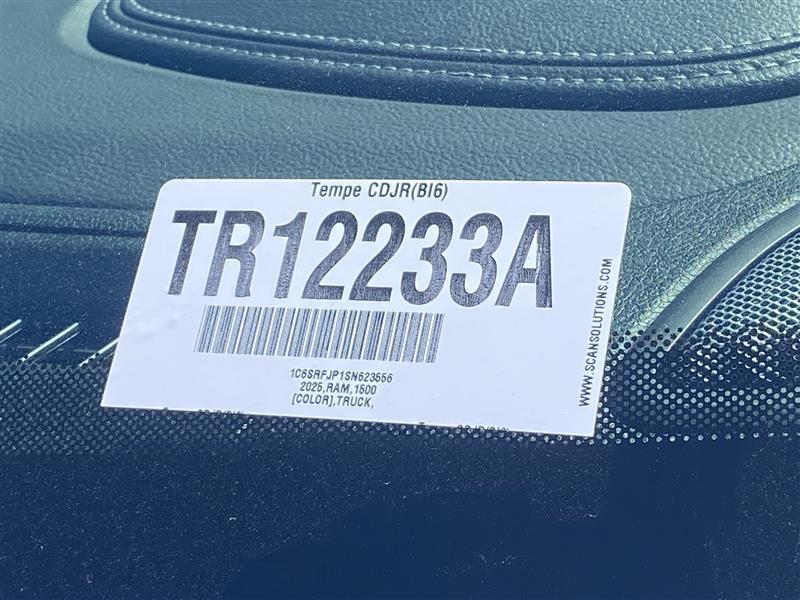 RAM 1500 Laramie Crew Cab SWB 4WD 2025