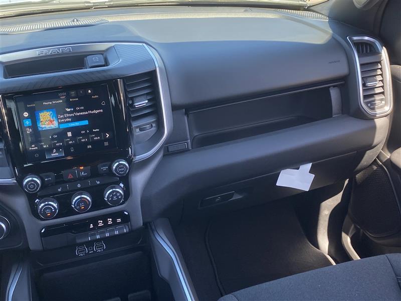 RAM 1500 Big Horn Crew Cab SWB 4WD 2025