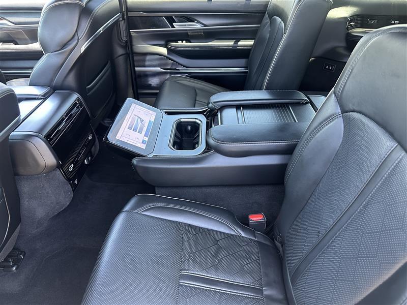Jeep Grand Wagoneer Series II 4WD 2024