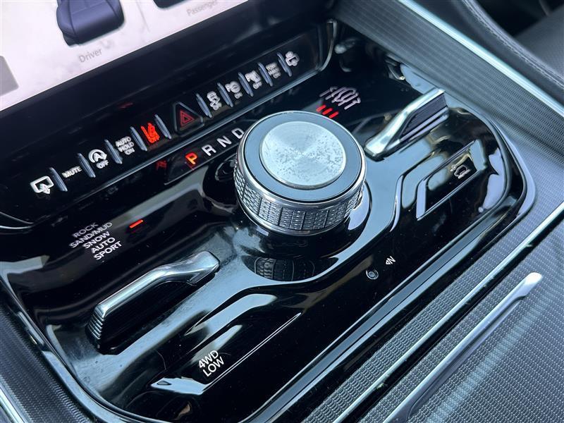 Jeep Grand Wagoneer Series II 4WD 2024