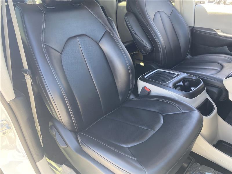 Chrysler Pacifica Touring L 2024