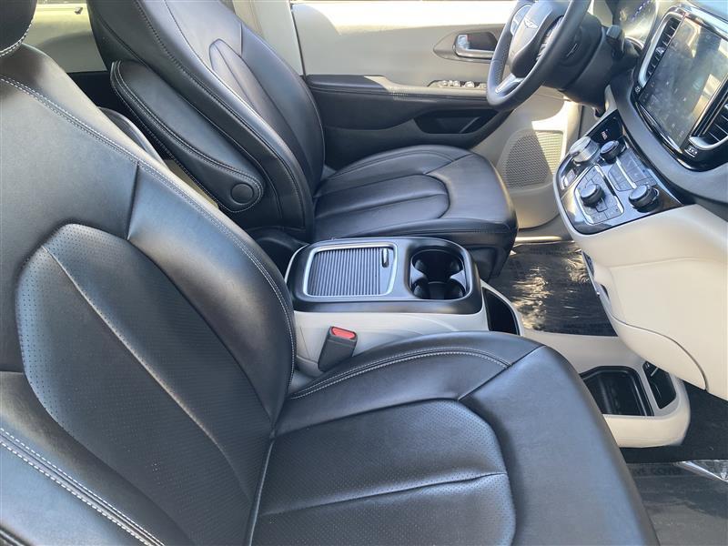 Chrysler Pacifica Touring L 2024