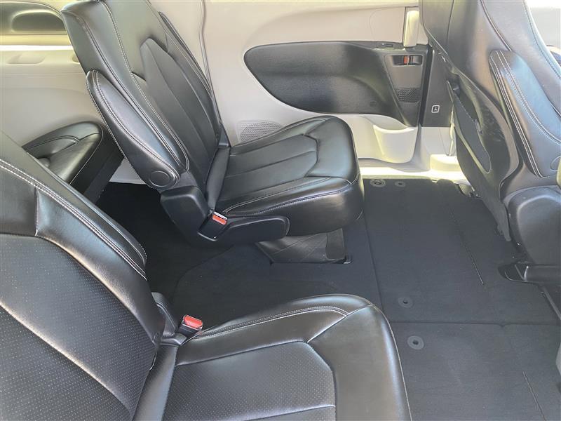Chrysler Pacifica Touring L 2024