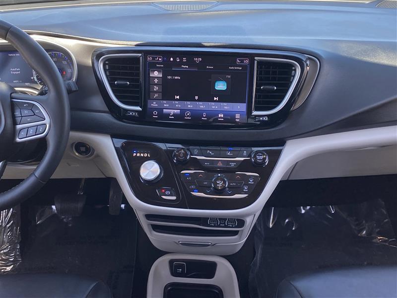Chrysler Pacifica Touring L 2024