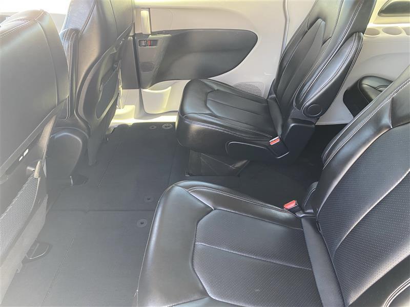 Chrysler Pacifica Touring L 2024
