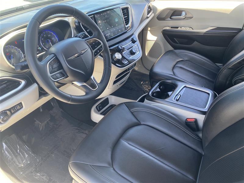Chrysler Pacifica Touring L 2024