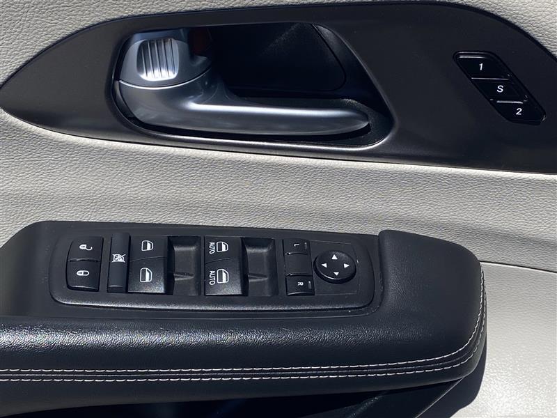 Chrysler Pacifica Touring L 2024
