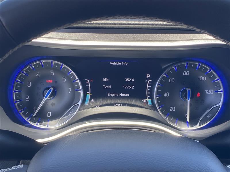 Chrysler Pacifica Touring L 2024