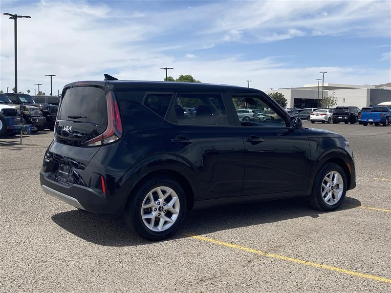 Kia Soul LX CVT 2024