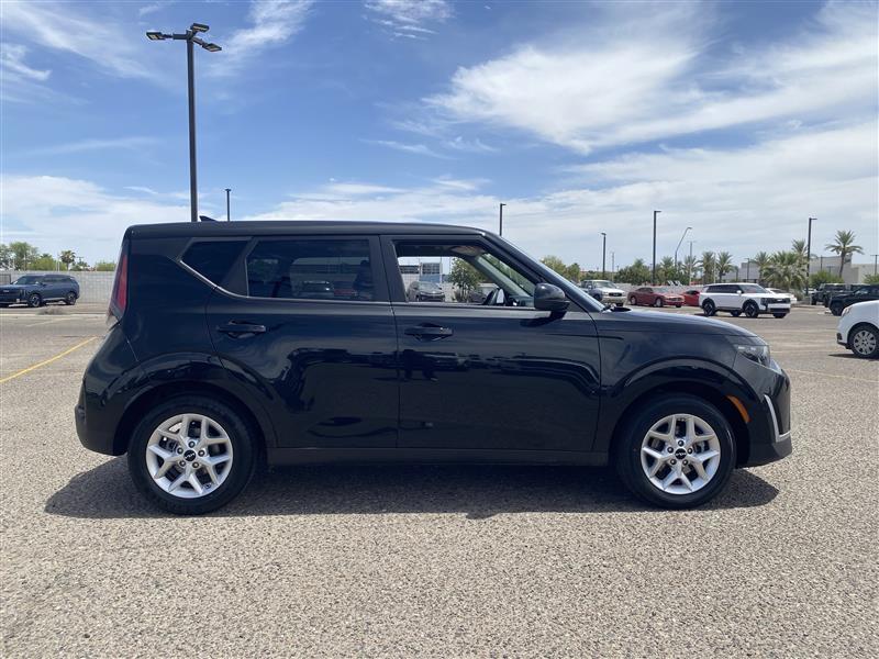 Kia Soul LX CVT 2024