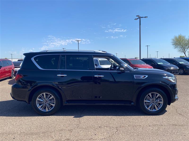 Infiniti QX80 LUXE 4WD 2022