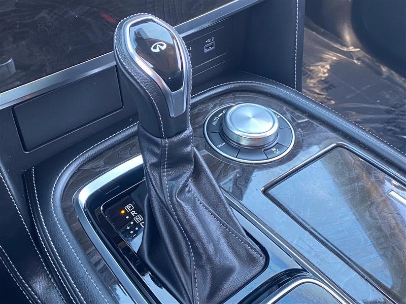 Infiniti QX80 LUXE 4WD 2022