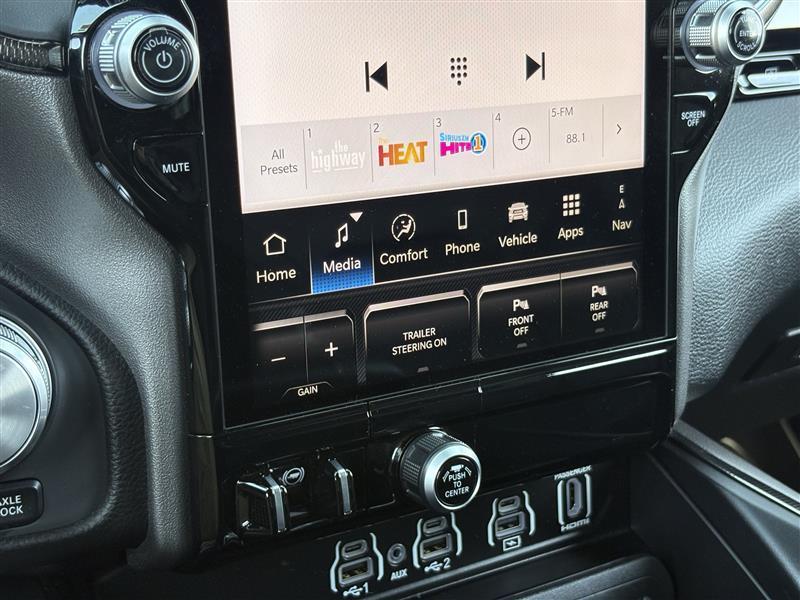 RAM 1500 Rebel Crew Cab SB 4WD 2025