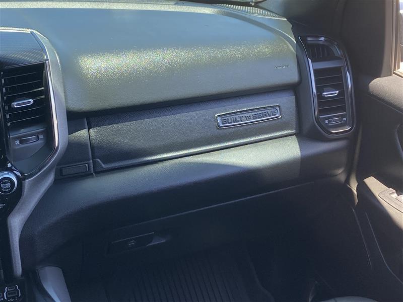 RAM 1500 Big Horn Crew Cab SWB 4WD 2024