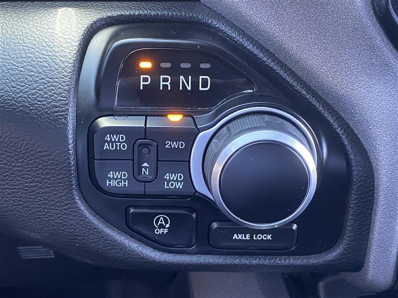 RAM 1500 Big Horn Crew Cab SWB 4WD 2024