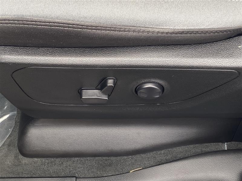 RAM 1500 Big Horn Crew Cab SWB 4WD 2023