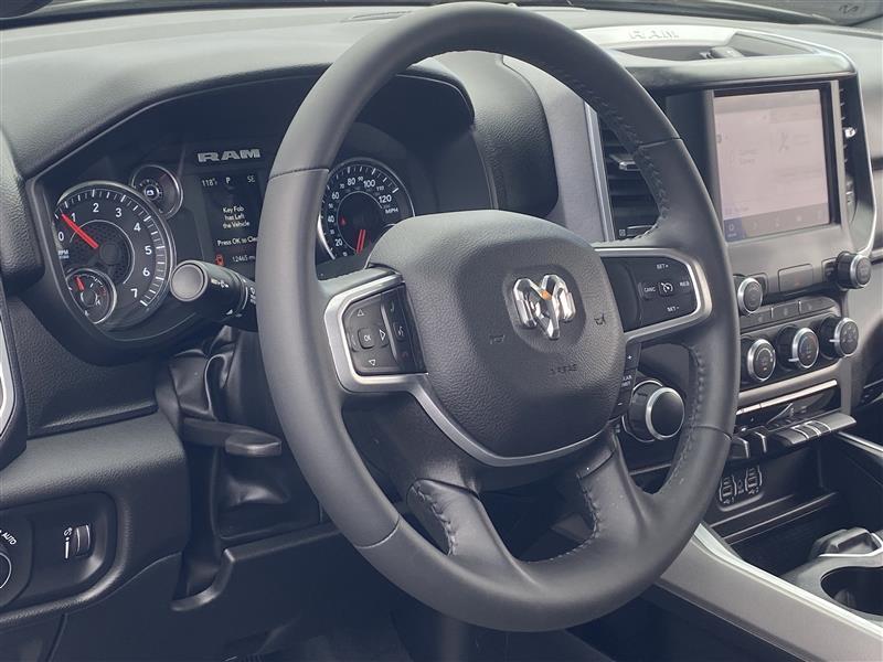 RAM 1500 Big Horn Crew Cab SWB 4WD 2023