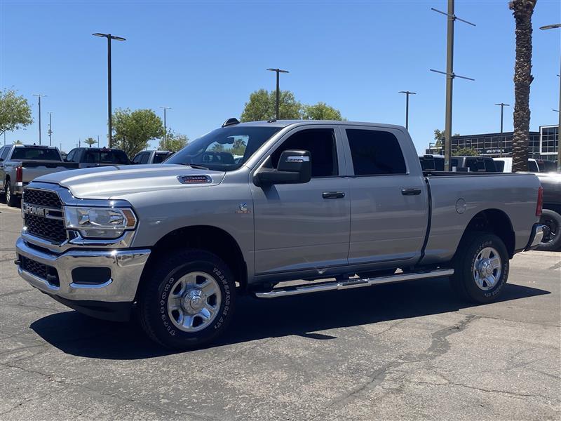 RAM 2500 Tradesman Crew Cab SWB 4WD 2024