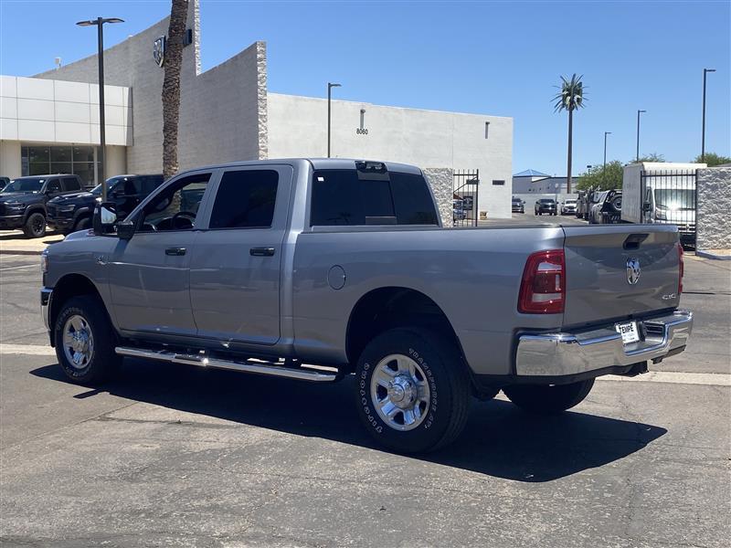 RAM 2500 Tradesman Crew Cab SWB 4WD 2024