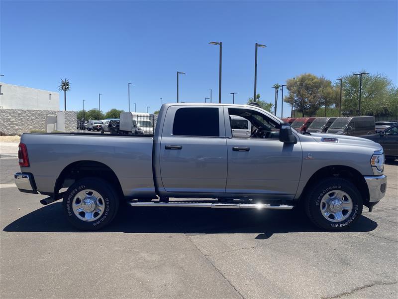 RAM 2500 Tradesman Crew Cab SWB 4WD 2024
