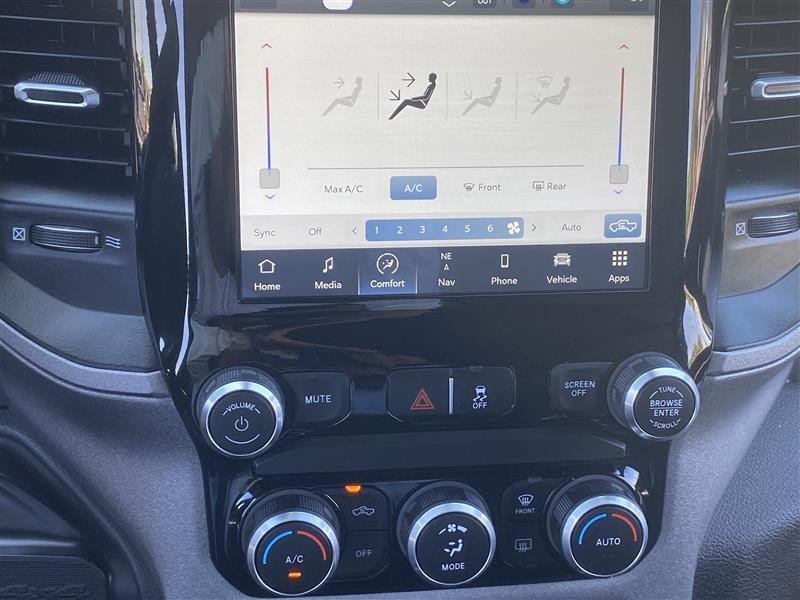 RAM 2500 Tradesman Crew Cab SWB 4WD 2024