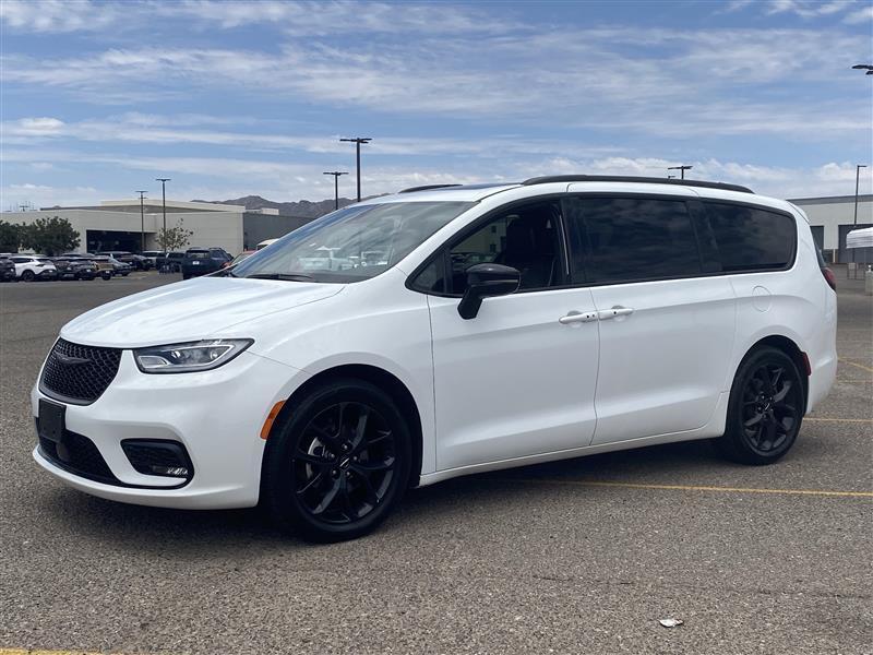 Chrysler Pacifica Limited 2025