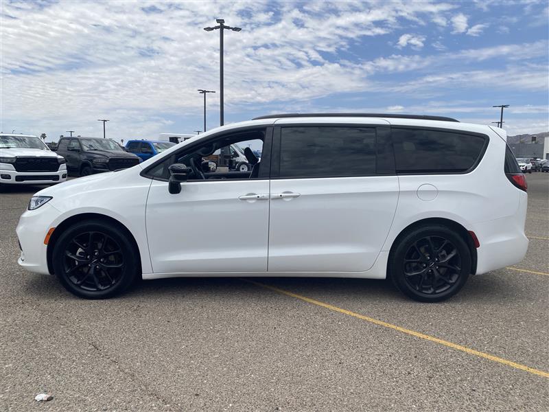 Chrysler Pacifica Limited 2025