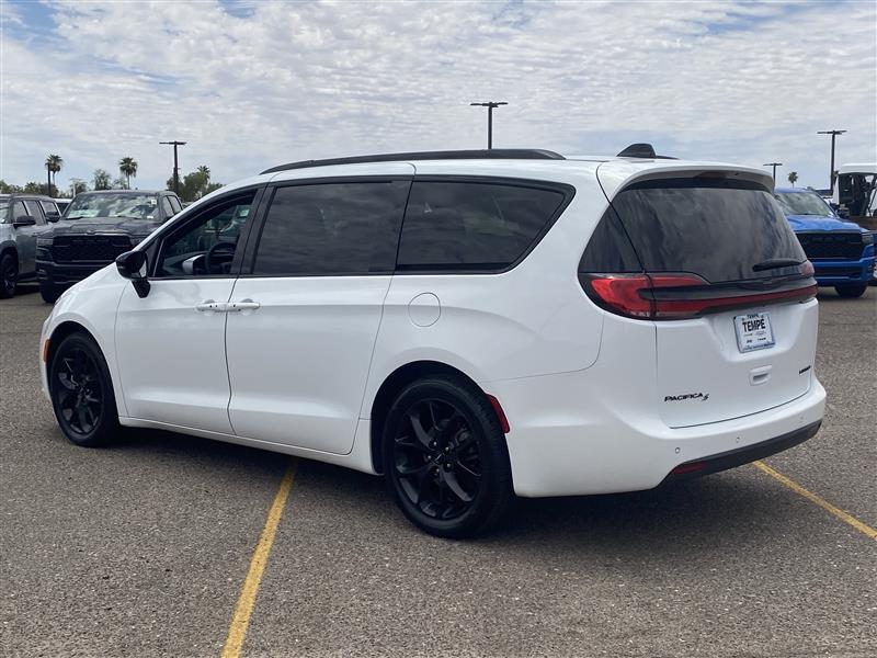 Chrysler Pacifica Limited 2025