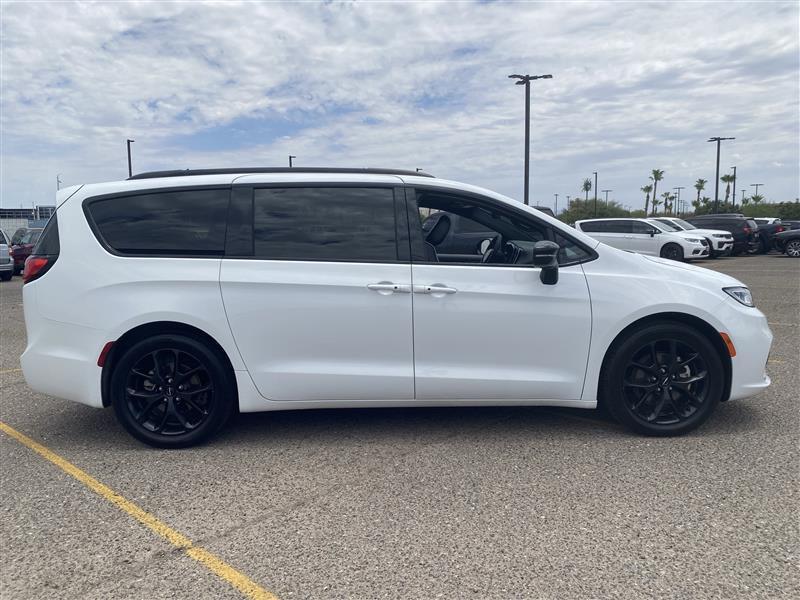 Chrysler Pacifica Limited 2025