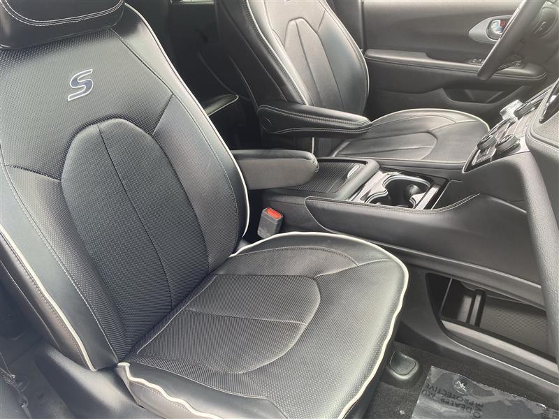 Chrysler Pacifica Limited 2025