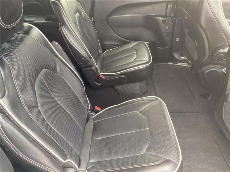 Chrysler Pacifica Limited 2025