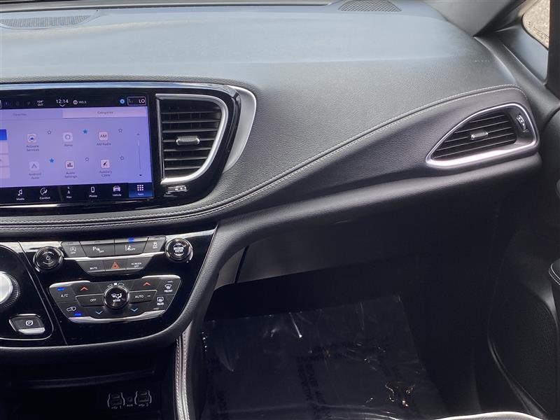 Chrysler Pacifica Limited 2025