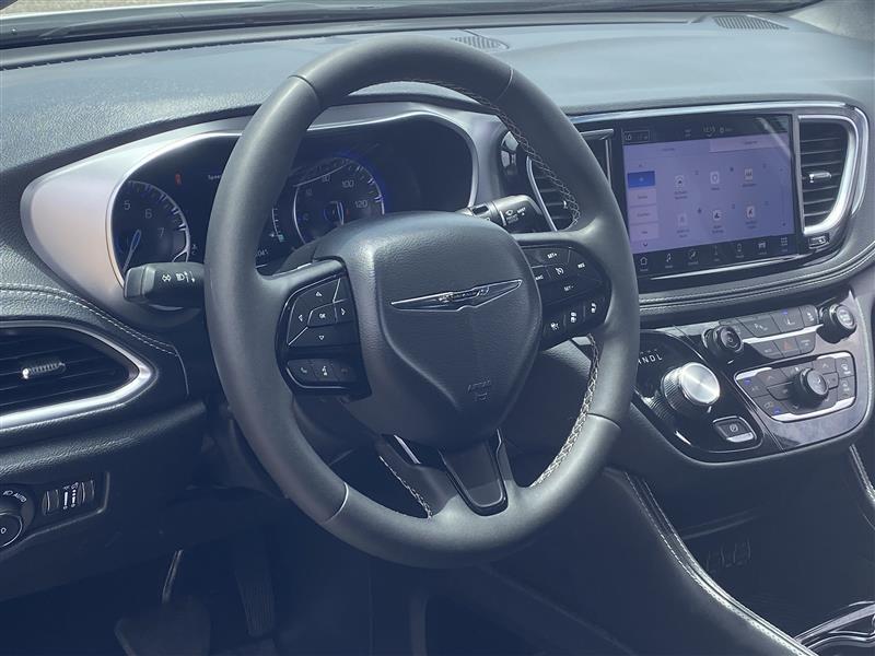 Chrysler Pacifica Limited 2025