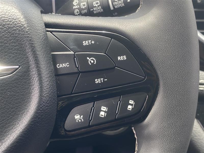Chrysler Pacifica Limited 2025