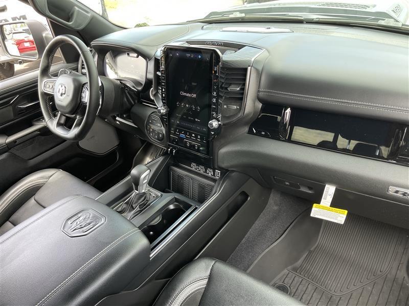 RAM 1500 Rebel Crew Cab SB 4WD 2026