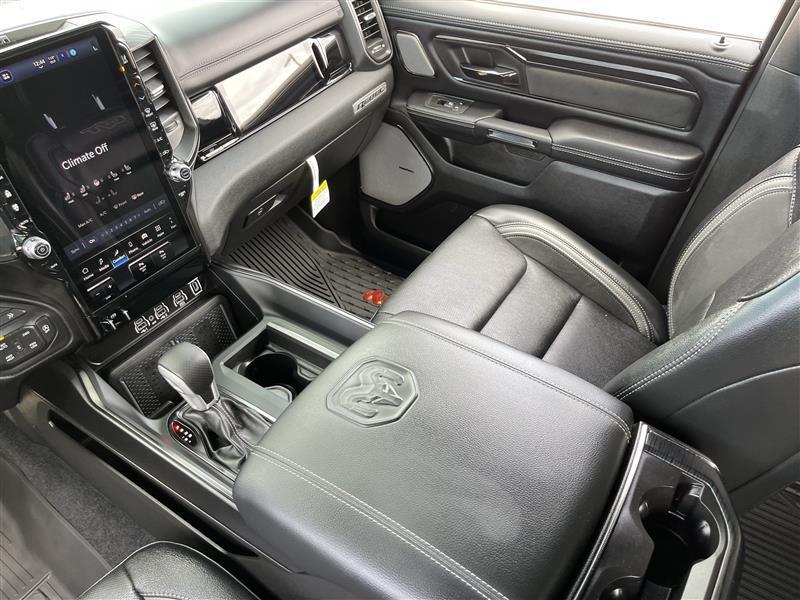 RAM 1500 Rebel Crew Cab SB 4WD 2026