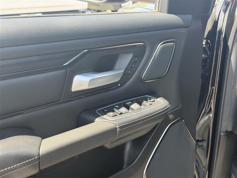 RAM 1500 Rebel Crew Cab SB 4WD 2024