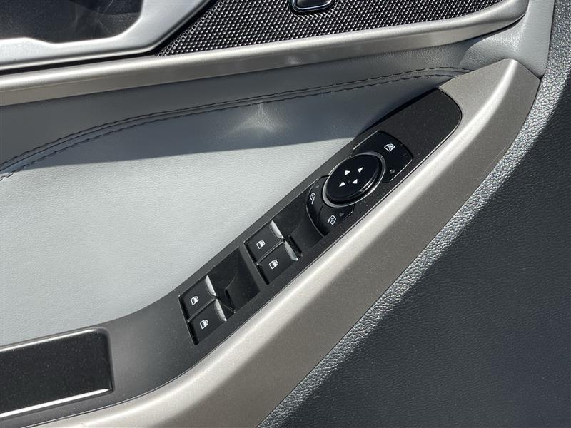 Ford Explorer XLT 2023