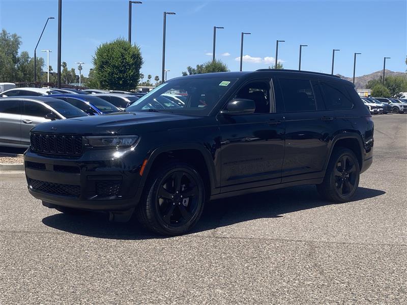 Jeep Grand Cherokee L Laredo 4WD 2023
