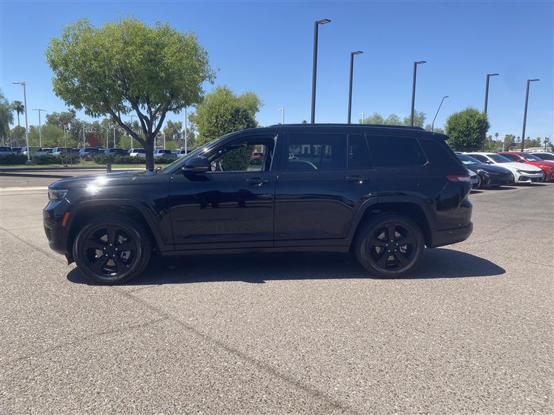 Jeep Grand Cherokee L Laredo 4WD 2023