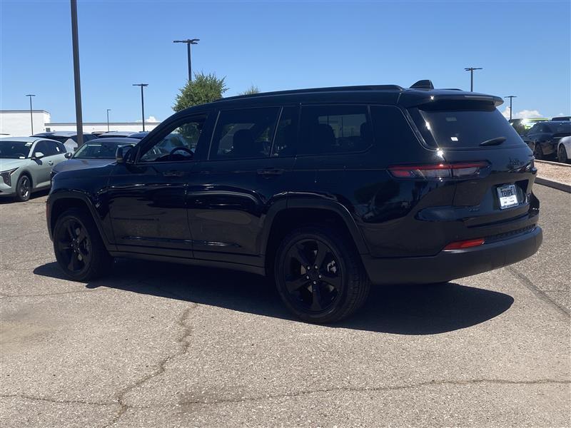 Jeep Grand Cherokee L Laredo 4WD 2023