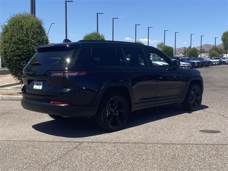 Jeep Grand Cherokee L Laredo 4WD 2023