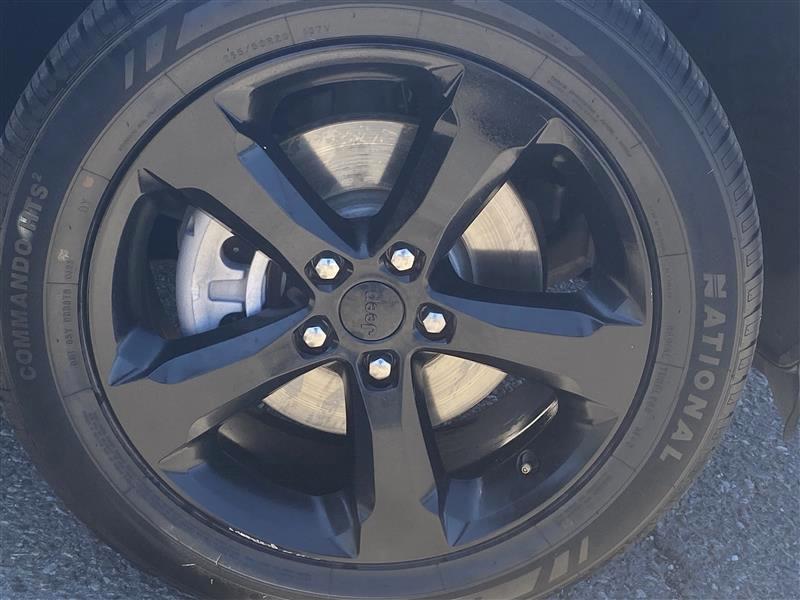 Jeep Grand Cherokee L Laredo 4WD 2023