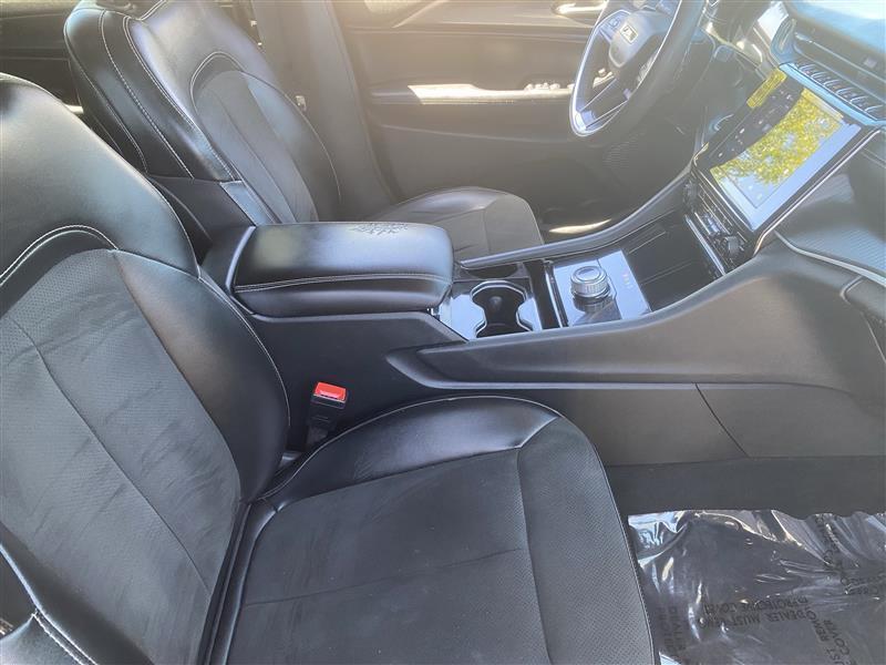 Jeep Grand Cherokee L Laredo 4WD 2023