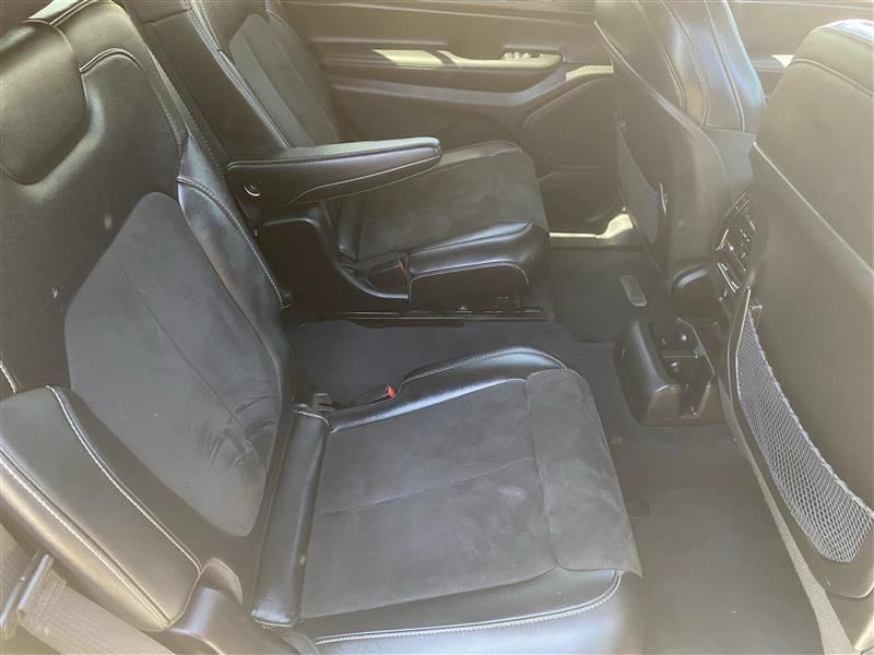 Jeep Grand Cherokee L Laredo 4WD 2023