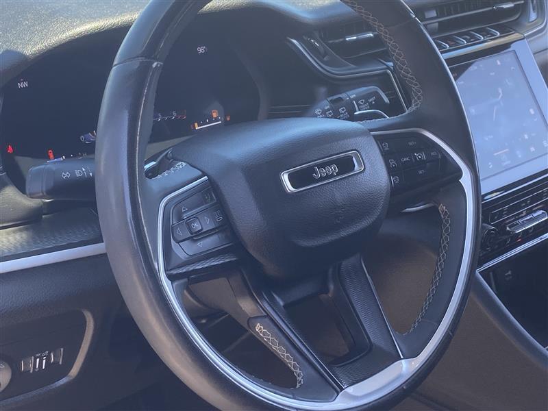 Jeep Grand Cherokee L Laredo 4WD 2023