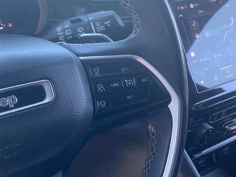 Jeep Grand Cherokee L Laredo 4WD 2023