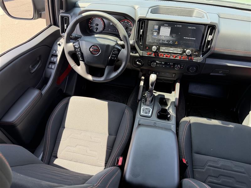 Nissan Frontier PRO-4X Crew Cab 4WD 2026