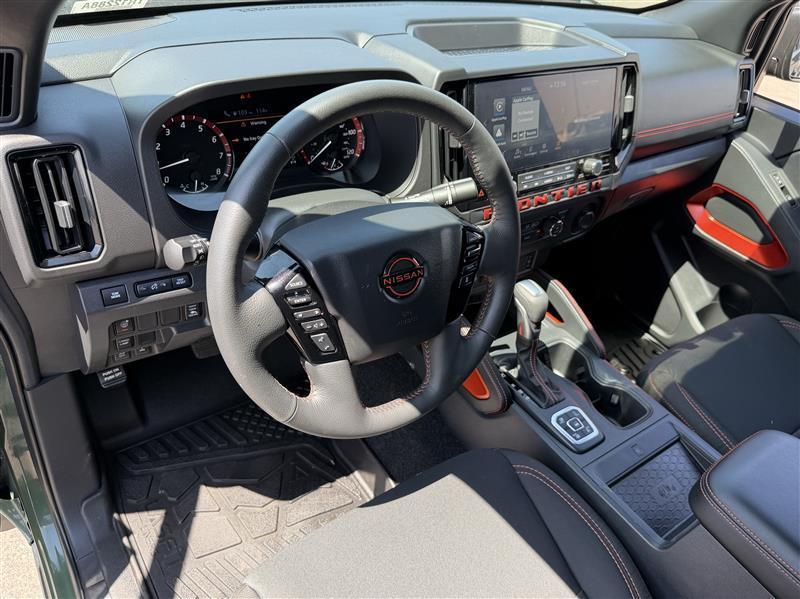 Nissan Frontier PRO-4X Crew Cab 4WD 2026